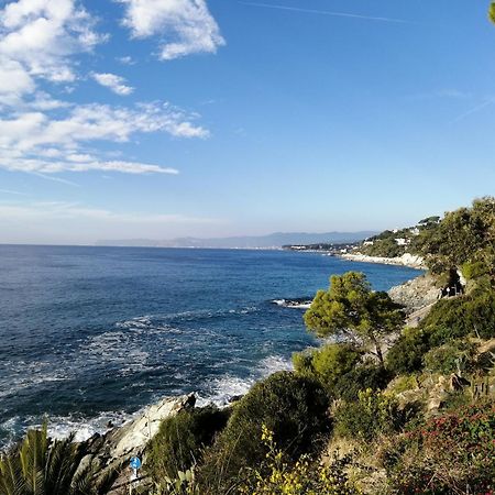 Casa Delle Mimose Lägenhet Varazze Exteriör bild